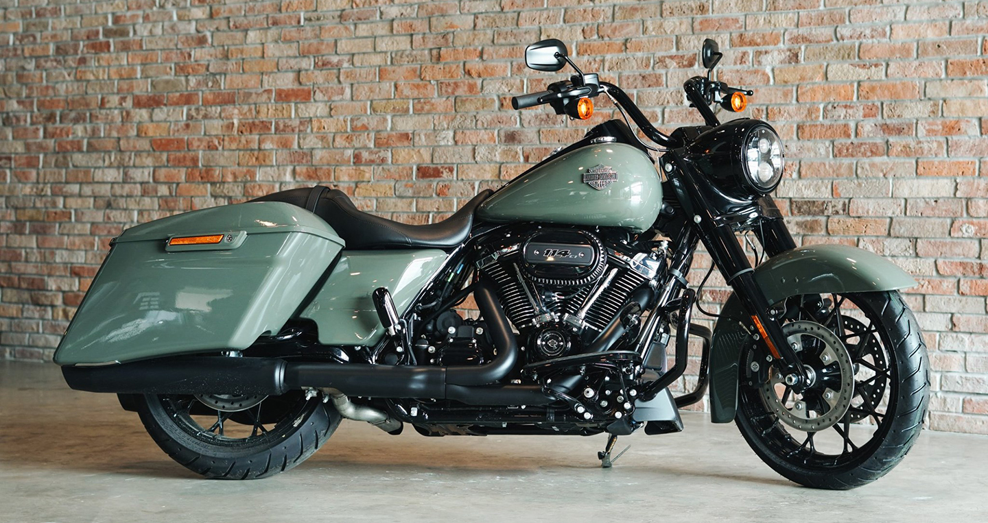 Harley-Davidson Road King Special 2021 có giá từ 965 triệu đồng
